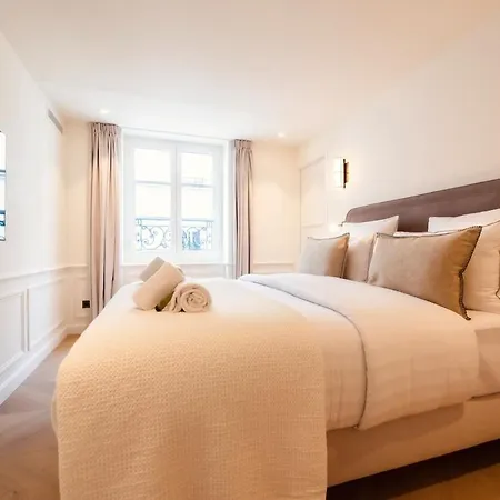 De Luxe D'une A Proximite Du Louvre Iii Apartmán *