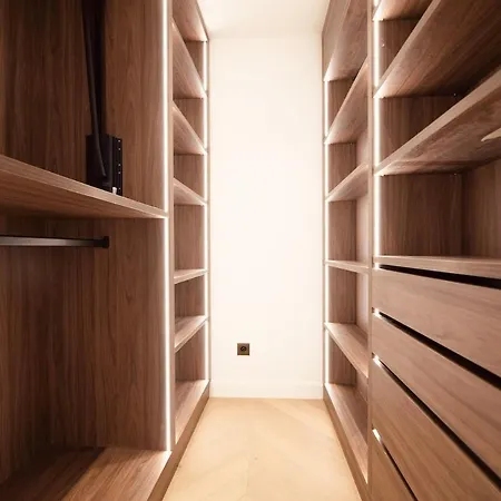 De Luxe D'une A Proximite Du Louvre Iii * Paris